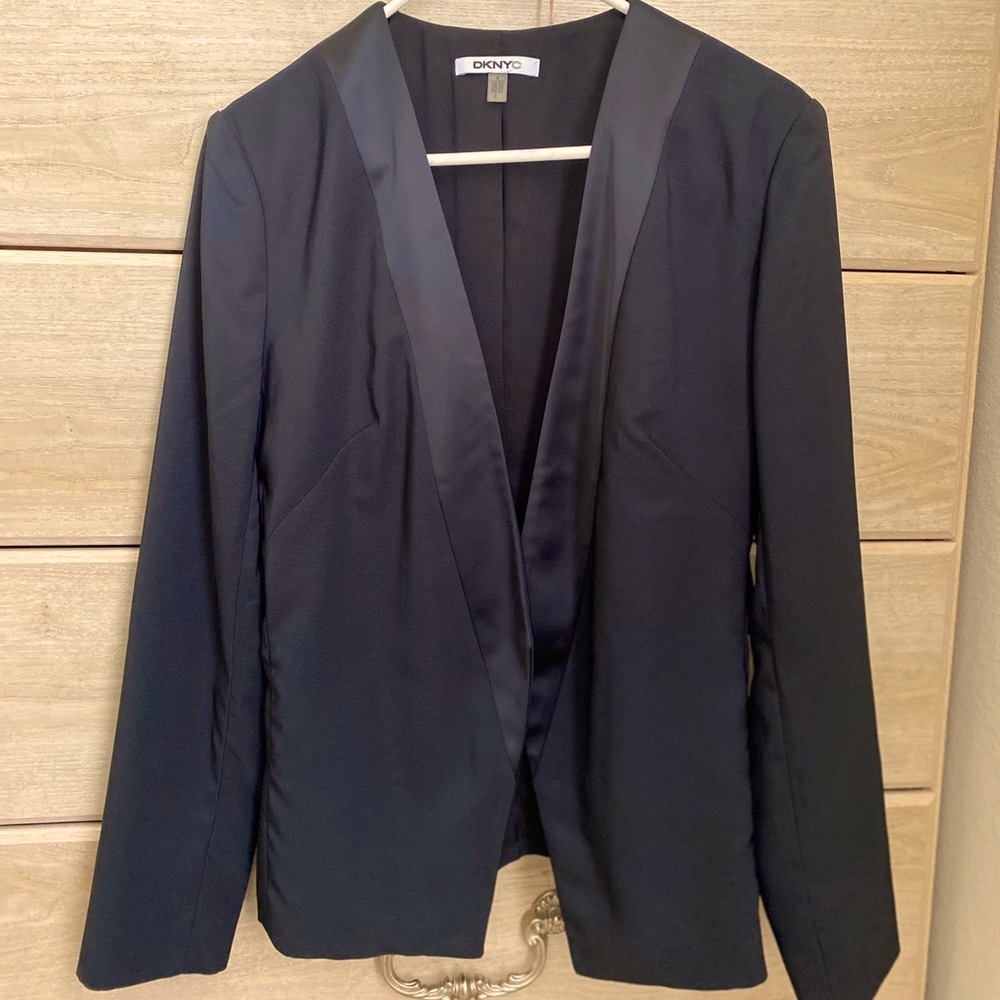 DKNY women suits and pants set